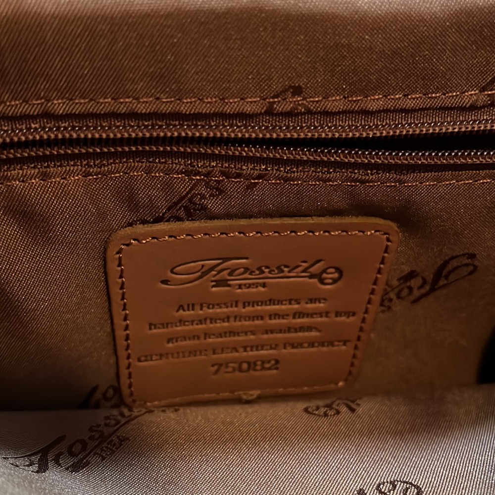 Fossil Crossbody - Picture 8 of 16